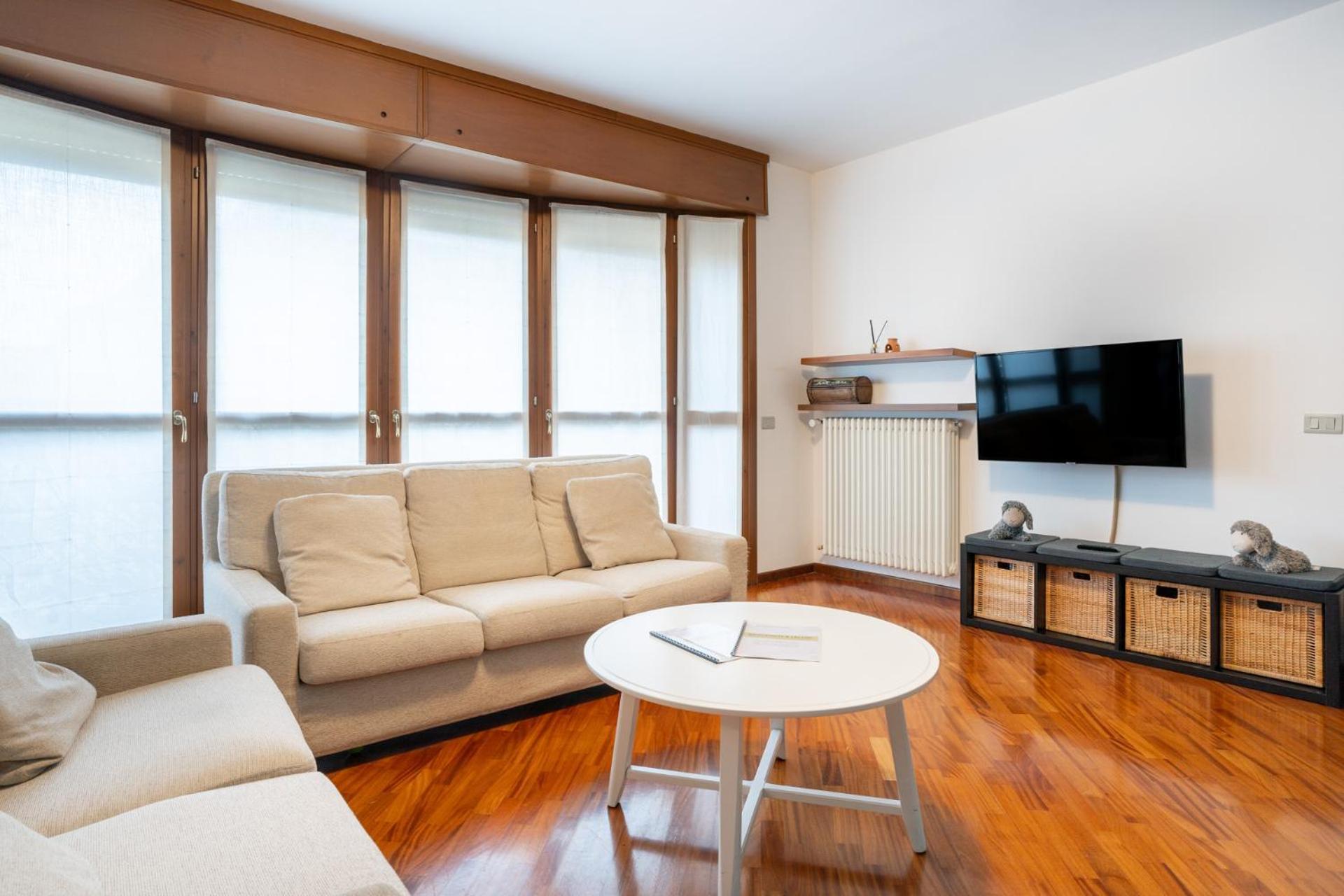 Spacious Bright Apartment Near City Center And Como Lake With Air Conditioning Lecco Exterior foto